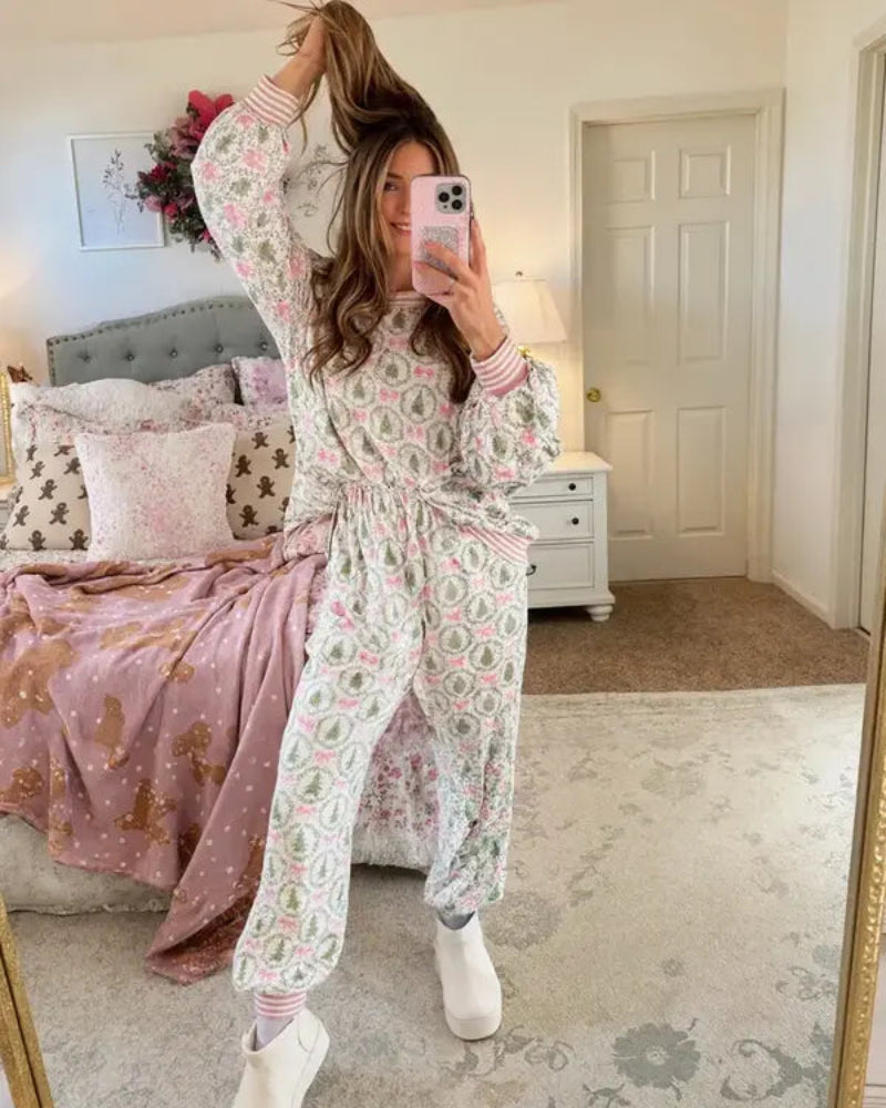 Women’s Christmas Loungewear Set – Tree & Bow Print Two-Piece Pajamas, Long Sleeve Top & Pants